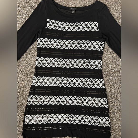 White House Black Market little black and white dress with sequins size medium - Picture 8 of 14